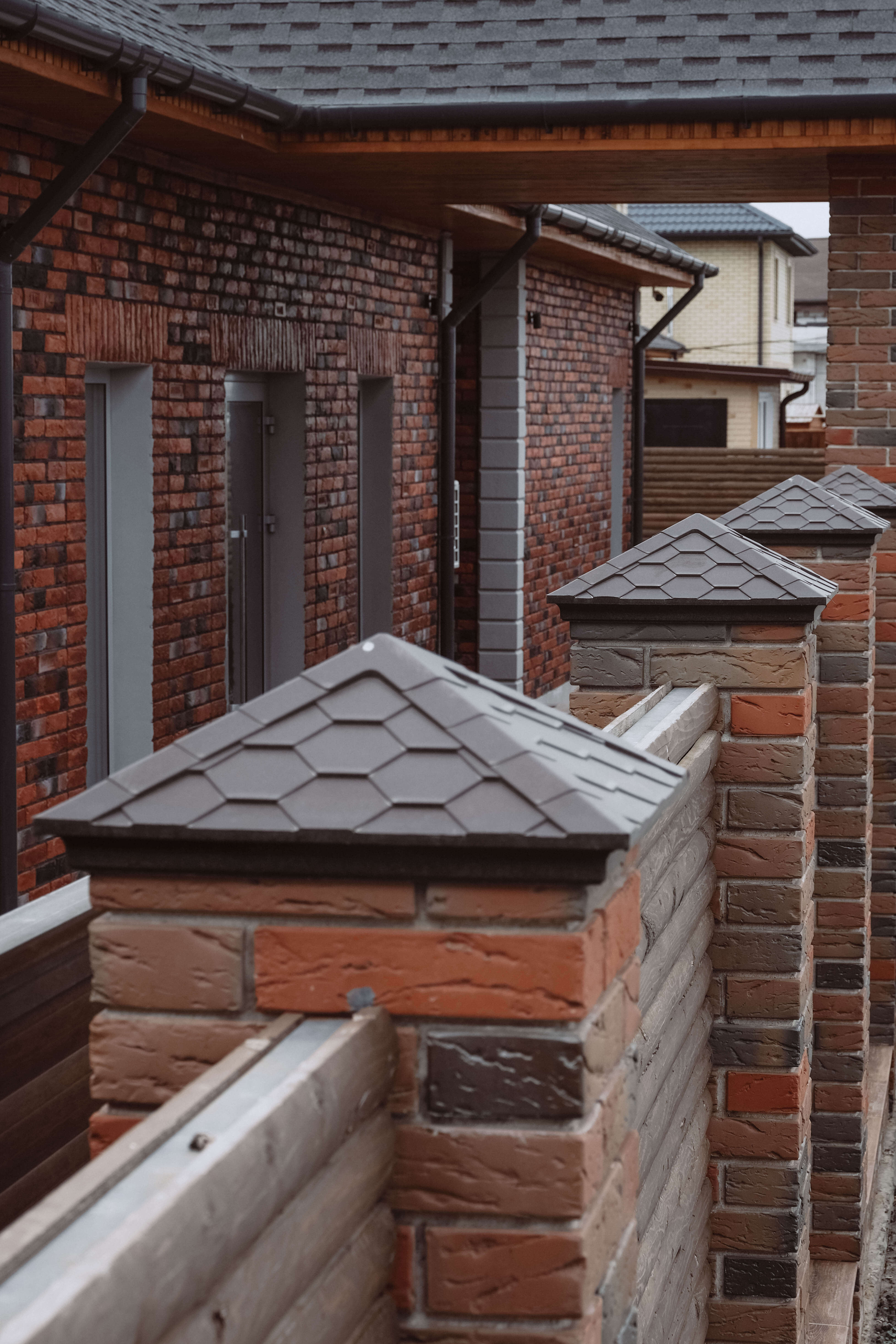 Колпак Zking Эверест Коричневый на столб 1.5х1.5 кирпича (390х390мм) в Туймазах фото